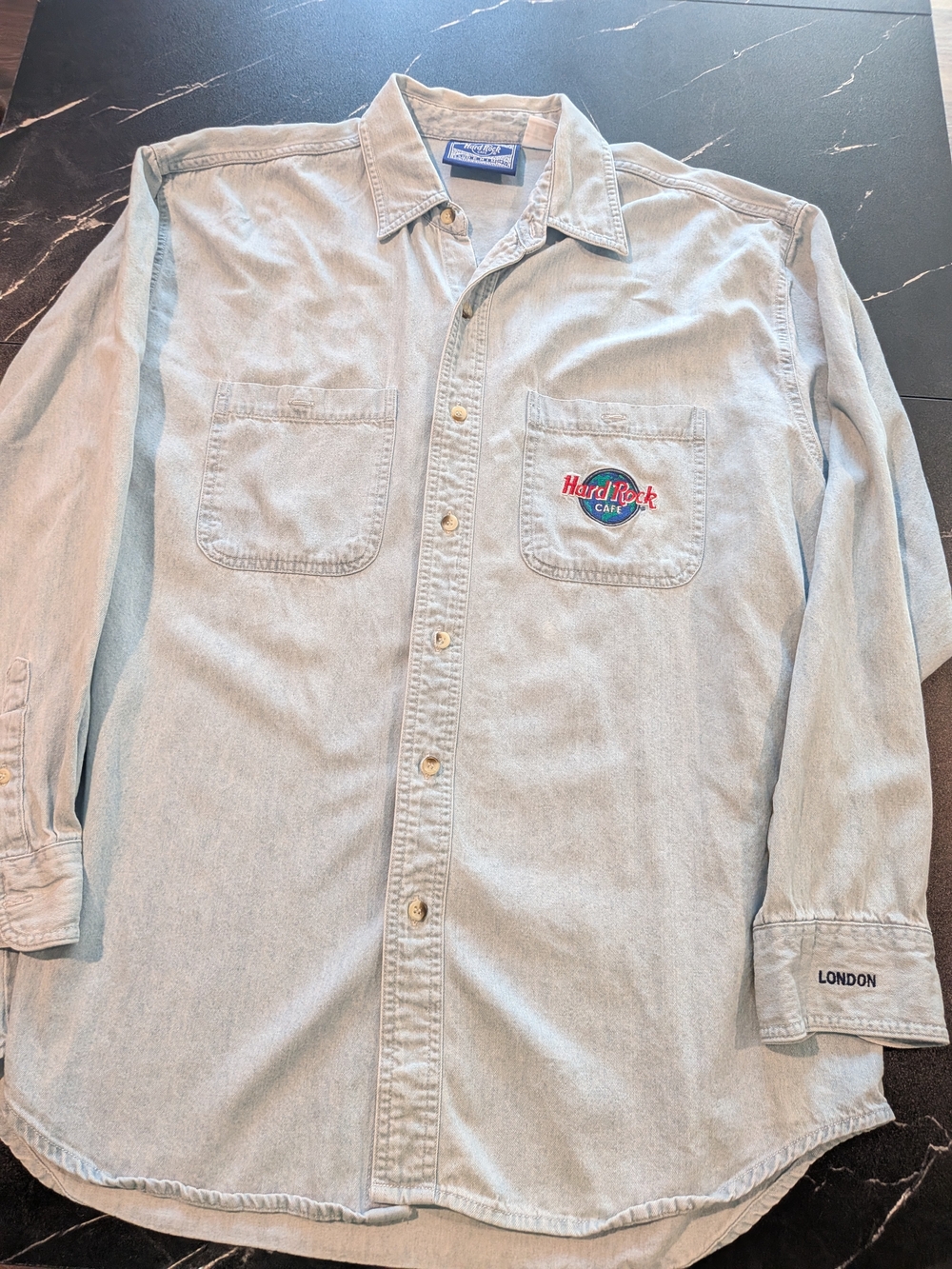 VINTAGE Hard Rock Cafe LONDON Light Blue Denim Button-Down Shirt